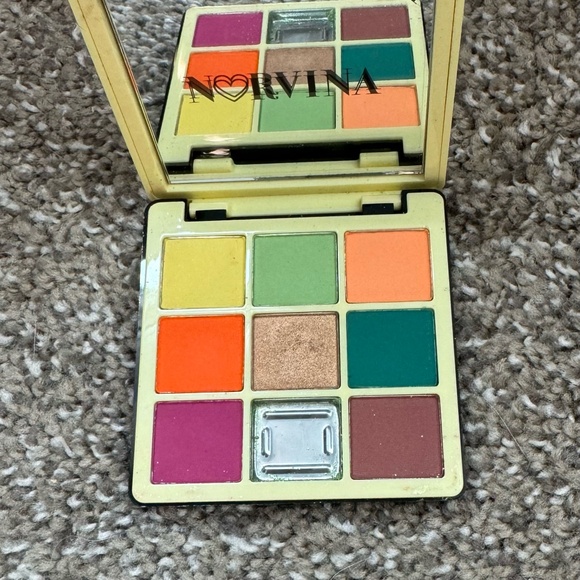 ABH "Norvina Mini Pro Pigment, Vol. 2" eyeshadow palette - Picture 1 of 8